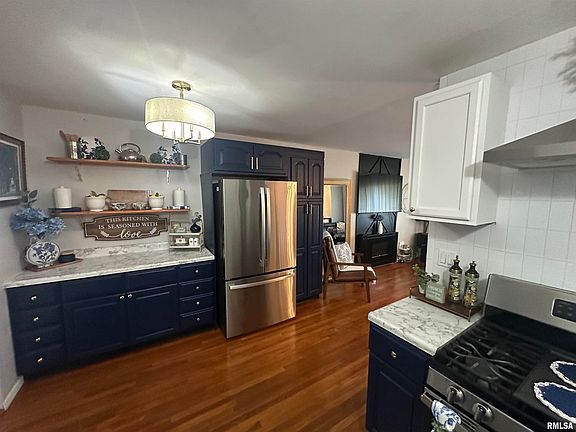 5th image of 3612 W Warwick Dr