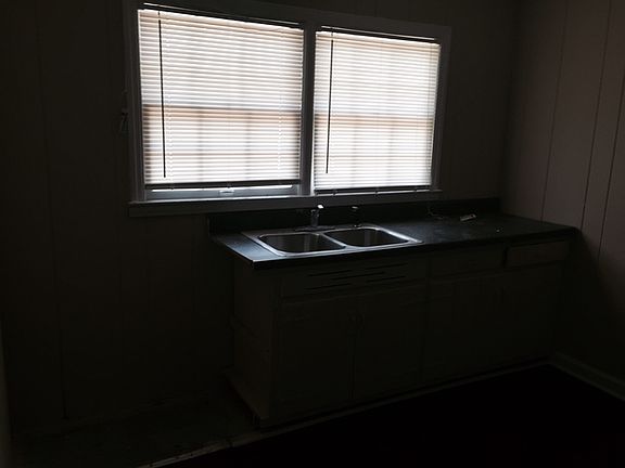 3rd image of 4810 Lavista Rd