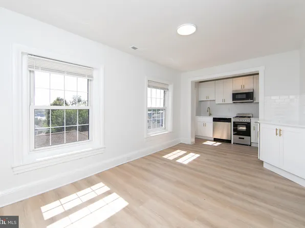 9 E Holly Ave, Oaklyn, NJ