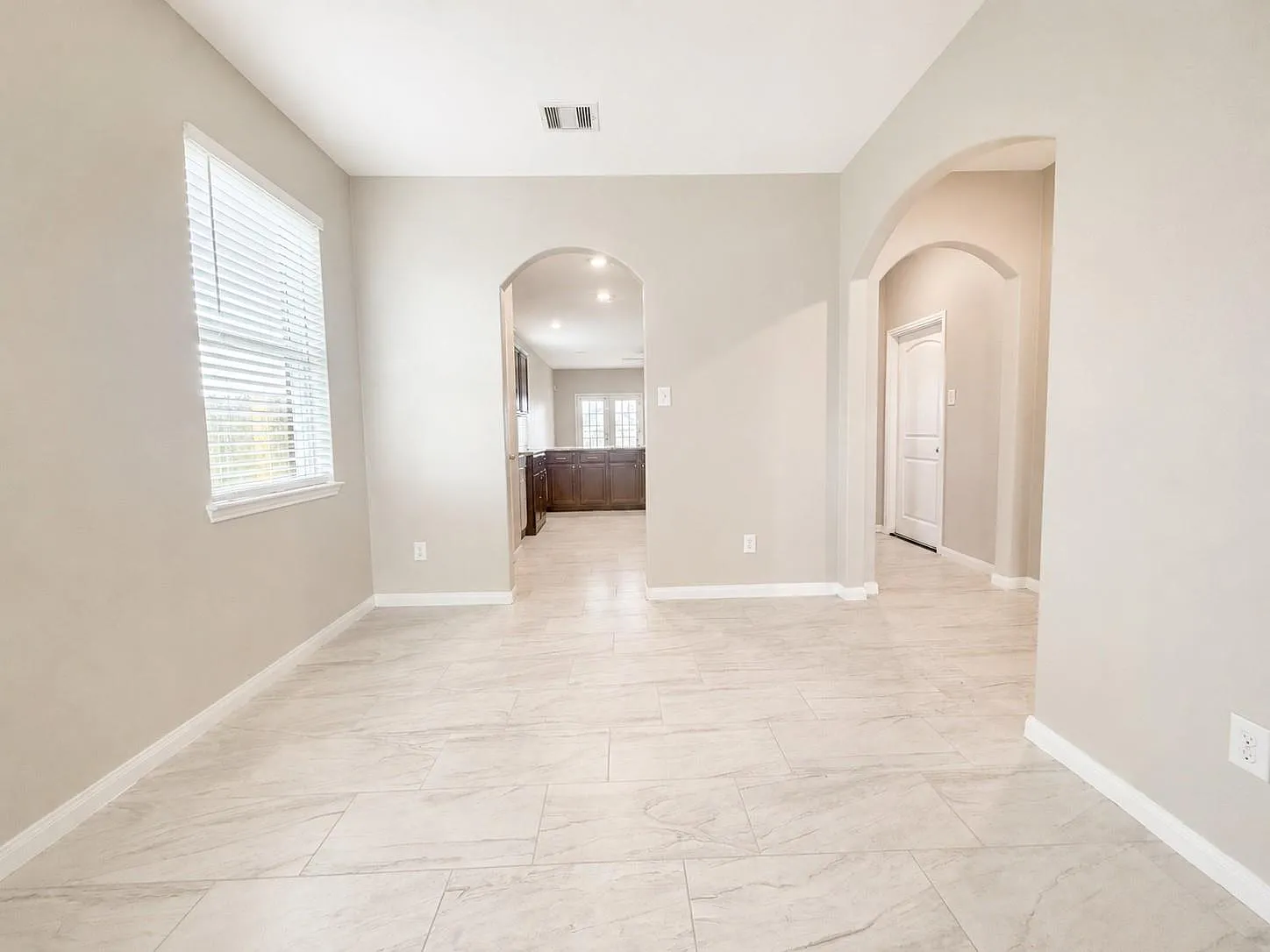 3 bed, 2.0 bath, 1575 sqft, $2,500 — Photo 2