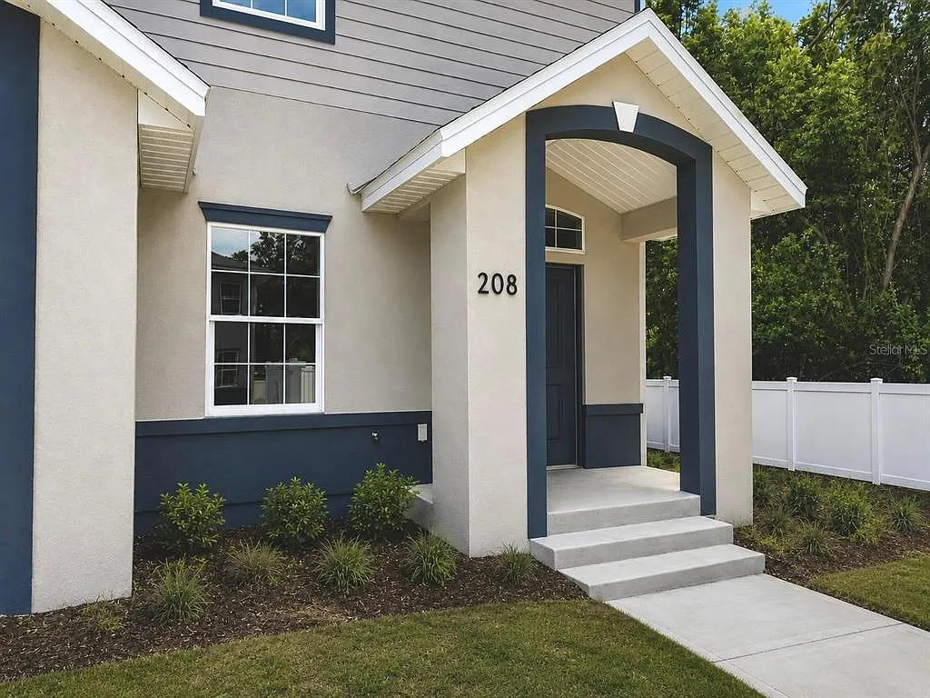 3 bed, 3.0 bath, 1352 sqft, $1,595 — Photo 2