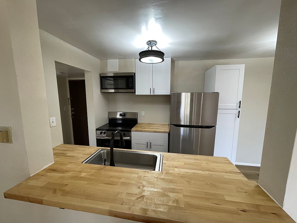 Remodeled kitchen and brand new appliances