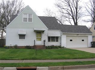 1528 Harding Dr, Wickliffe, OH 44092