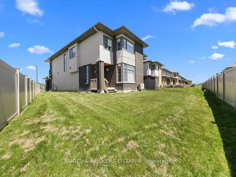 699 Honeydew St — Photo 33