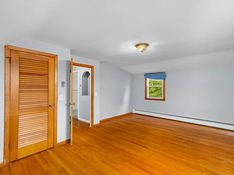 51 Ambrose St — Photo 30