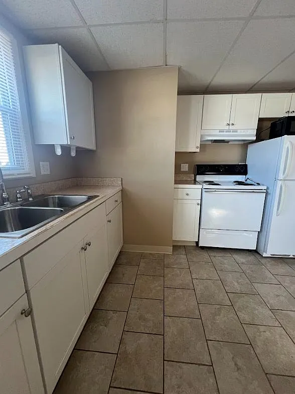 1 bed, $1,100 — Photo 3
