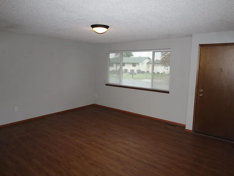 6903 N Cincinnati St — Photo 3