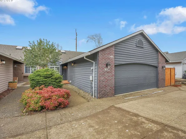 811 NW Meadows Dr, McMinnville, OR 97128