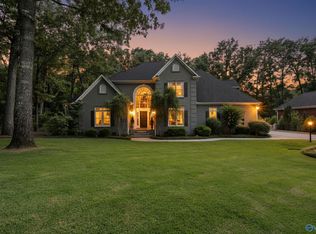 404 Ferncrest St SW, Hartselle, AL 35640