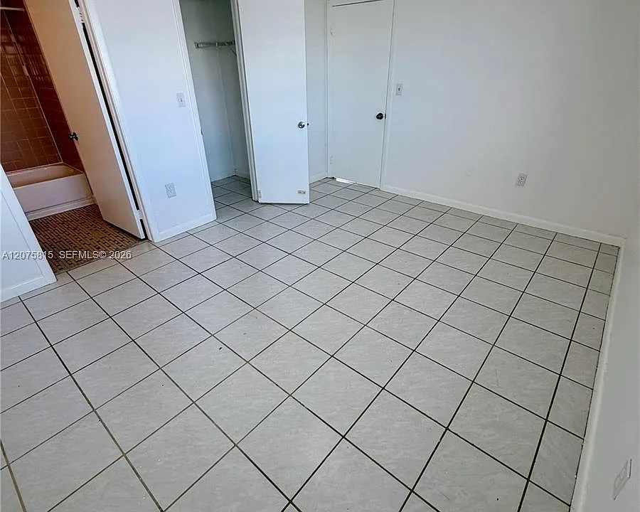 2001 Bay Dr #404