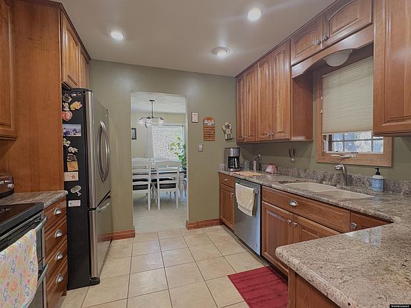 4th image of 3380 E 18th St