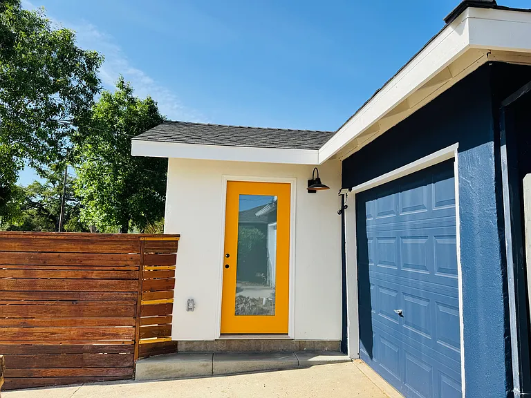 175 Sterling Ave — Photo 2