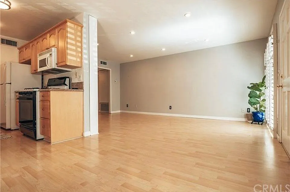 1 bed, 651 sqft, $2,750 — Photo 3