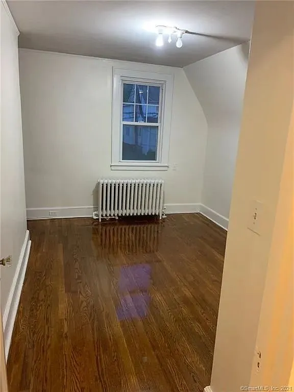 2 bed, 1.0 bath, 1177 sqft, $3,400 — Photo 2