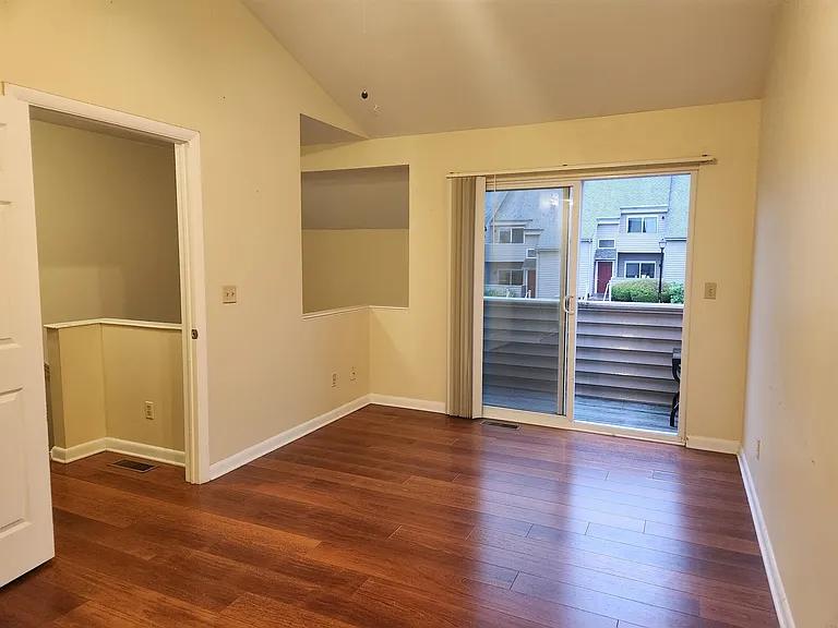 1394 Bradley Dr — Photo 30