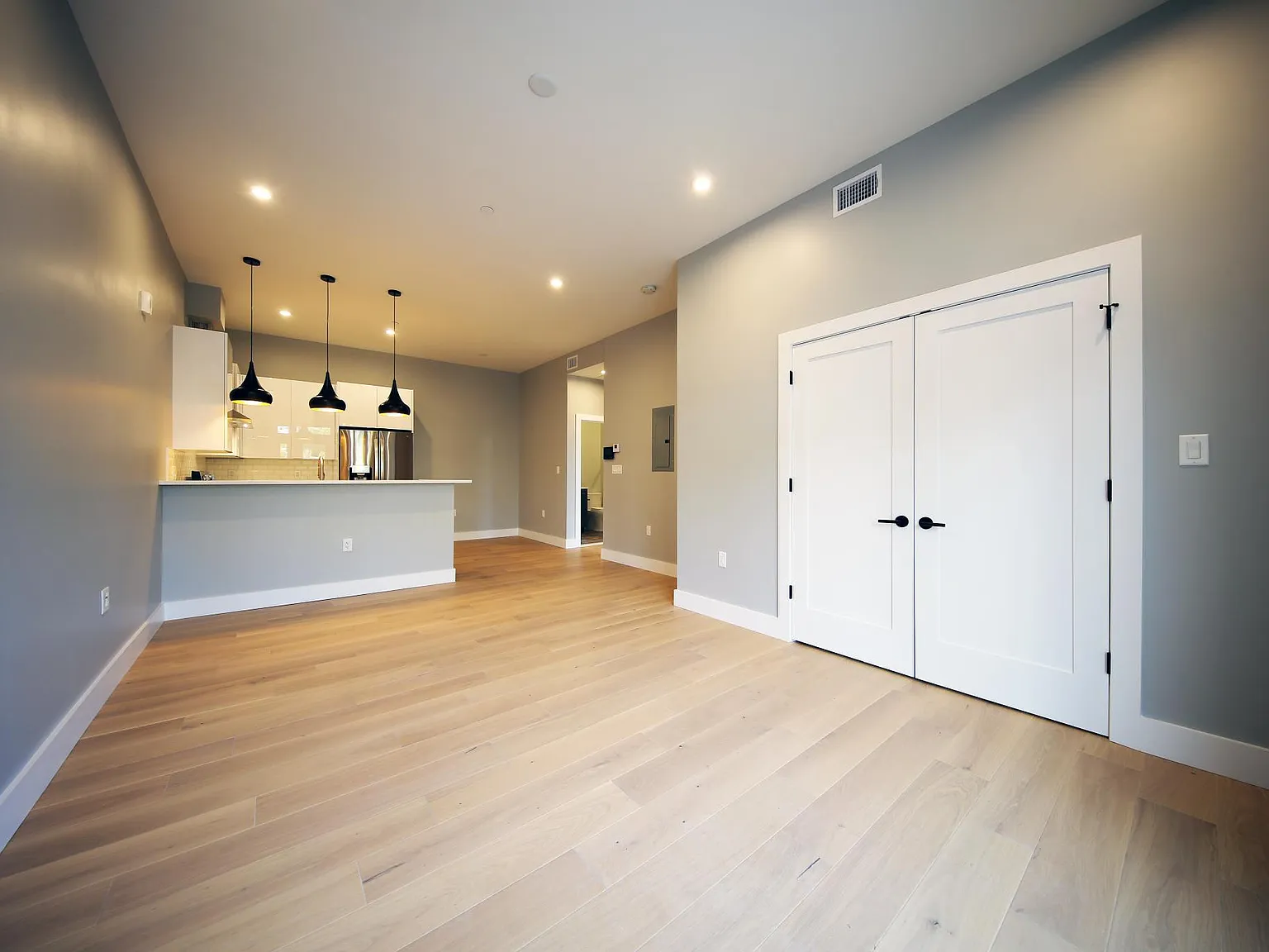 1 bed, 665 sqft, $2,995 — Photo 2