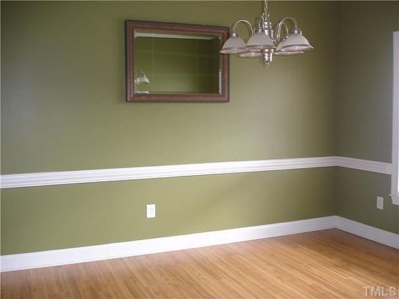 3rd image of 8 Edgewater Dr