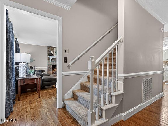 3rd image of 2814 Barkley Drive NW