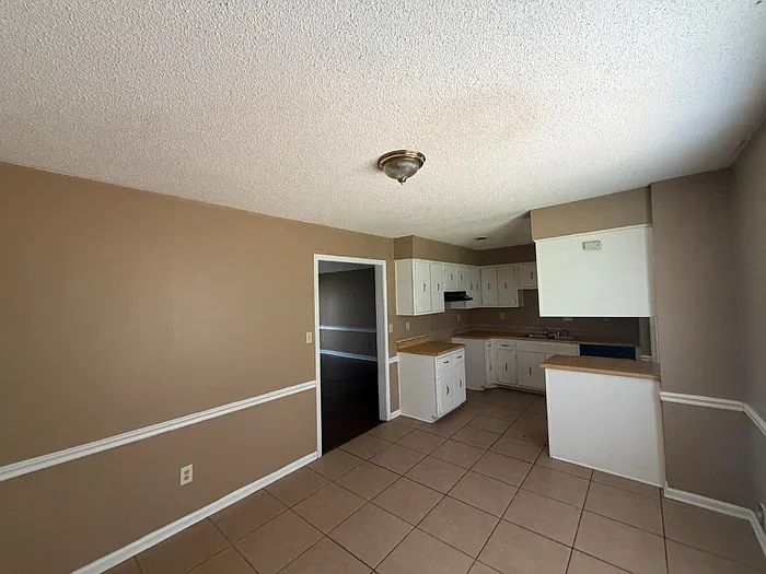 3 bed, 2.0 bath, 1414 sqft, $1,450 — Photo 4