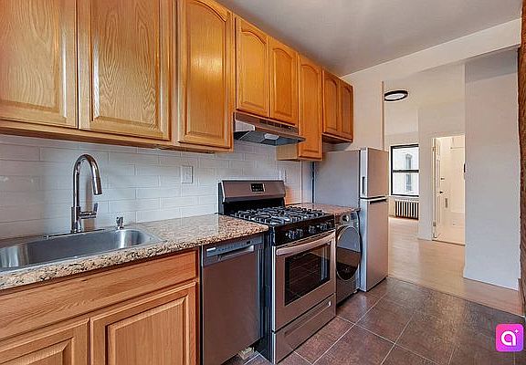 4th image of 3115 32nd St APT 20