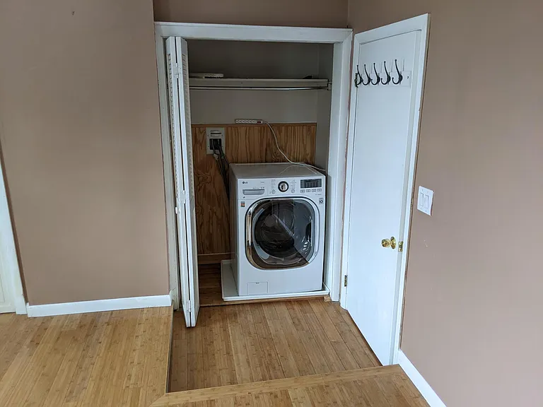 787 E 3rd St #3 — Photo 10