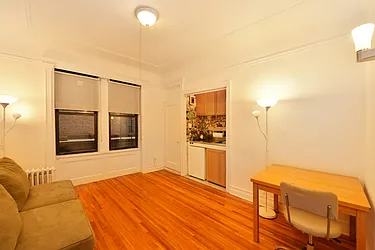 Rented by Barkoff Residential 