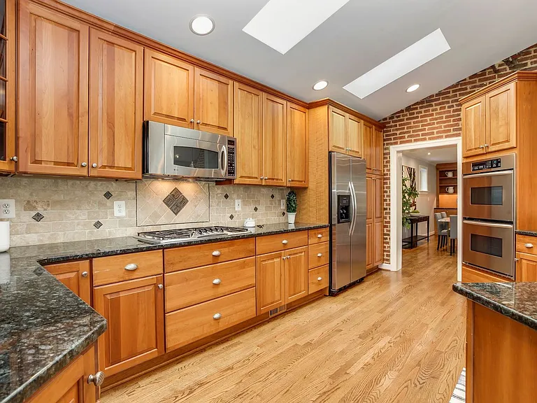3233 Stephenson Pl NW — Photo 12