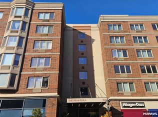 3213 City Pl, Edgewater, NJ