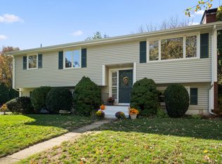 255 Capstan Ave, Groton, CT 06355