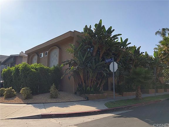 4th image of 13424 Moorpark St