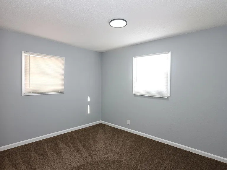 753 N Arnolda Ave — Photo 7