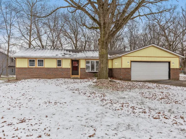 2303 Four Seasons Pkwy, Crown Point, IN 46307