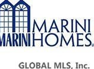 10 Maple Ln, Loudonville, NY 12211