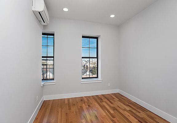 2nd image of 285 Quincy St APT 4C