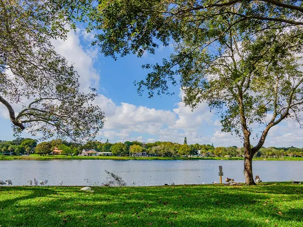 246 21st Ave N #1, Saint Petersburg, FL 33704