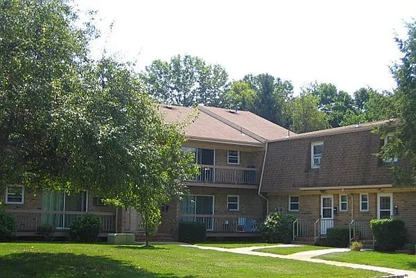 Kimberwyck Village Apartments — Photo 11