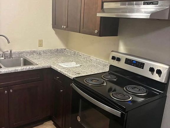 2nd image of 481 Sunset Dr