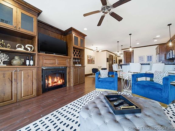 3rd image of 25 Grand Lake Dr Ste 1B