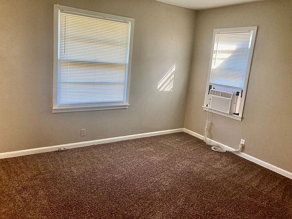 3rd image of 808 S Lexington St
