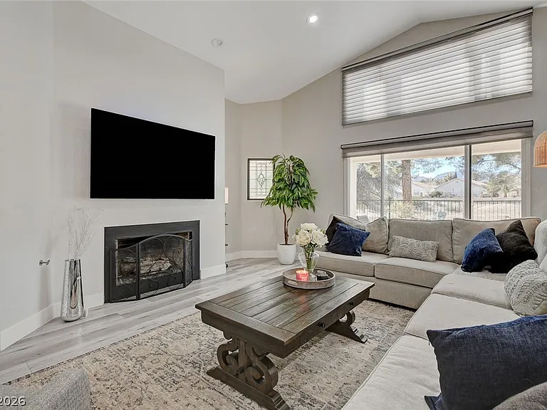 5429 Painted Sunrise Dr — Photo 14