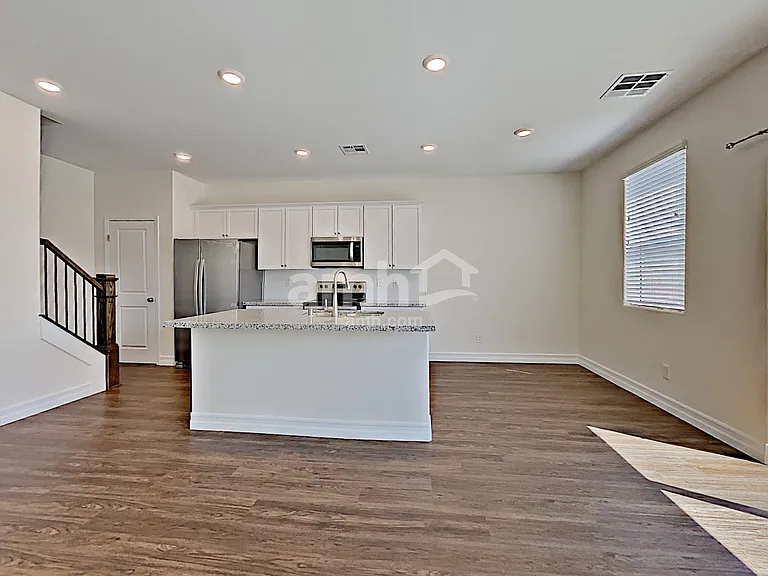 967 Nero Ave — Photo 5