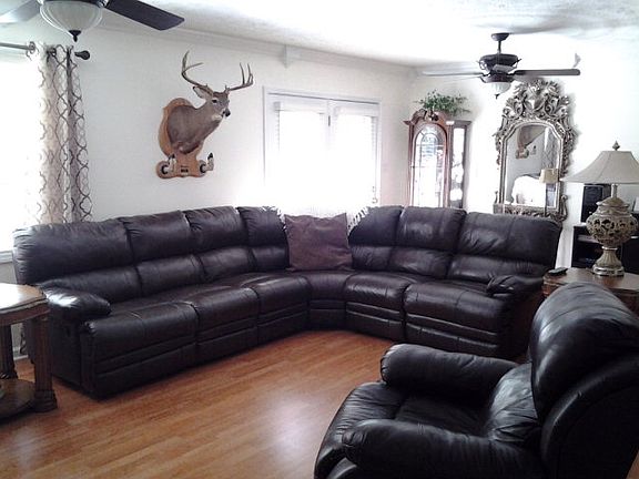 4th image of 327 Cedar Creek Dr