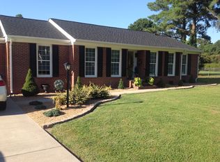 6673 Powhatan Dr, Hayes, VA 23072