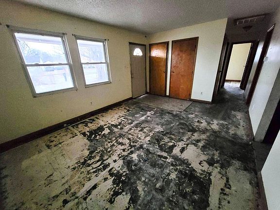 2nd image of 1321 Pershing Ave