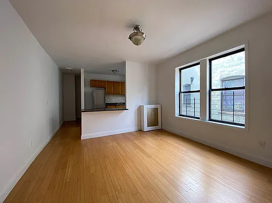 Rented by Bruma Realty LLC | media 1