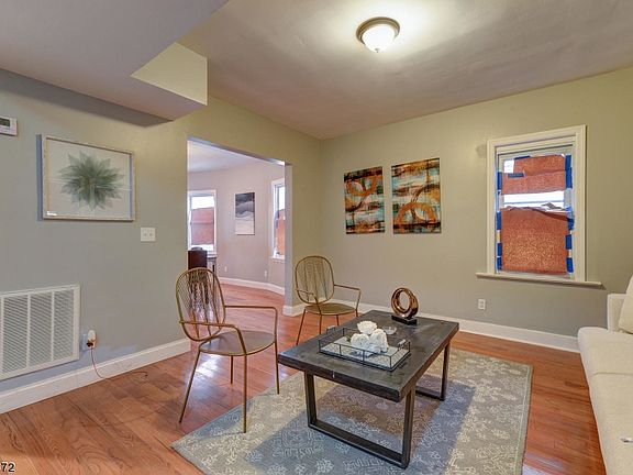 5th image of 16 Essex St