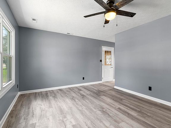5th image of 526 Lakeland Ave