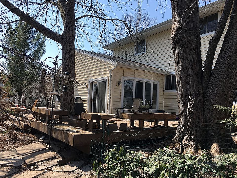 2nd image of 1319 Red Leaf Ln