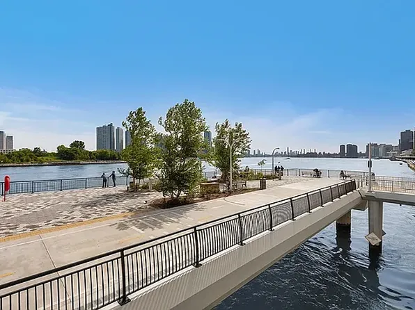 345 East 52nd Street 10H image 8 of 9