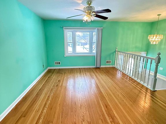 4th image of 6114 Moorhaven Dr